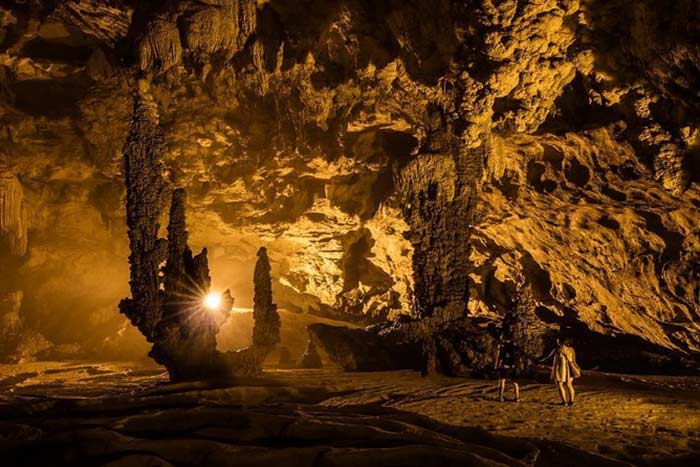 what to do and see in cao bang nguom ngao cave